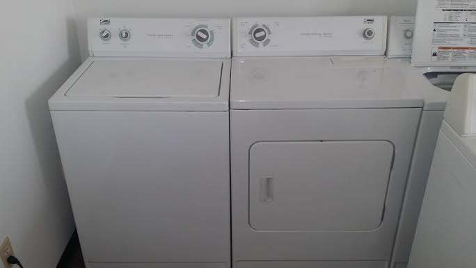 Columbia Station used Whirlpool Estate washer dryer set